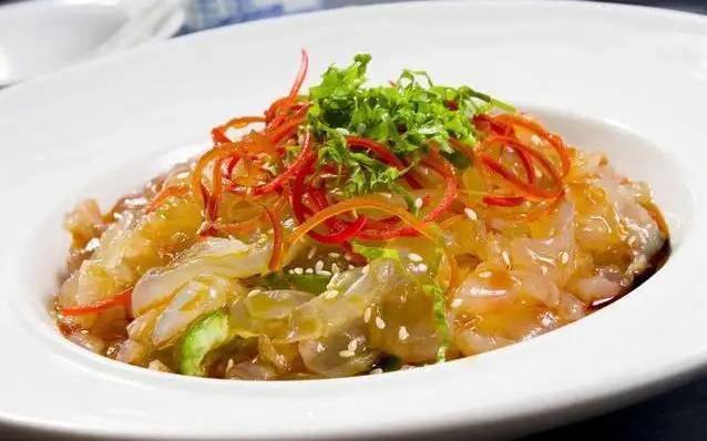 凉拌海蜇丝 Shredded Jellyfish in Chili Sauce